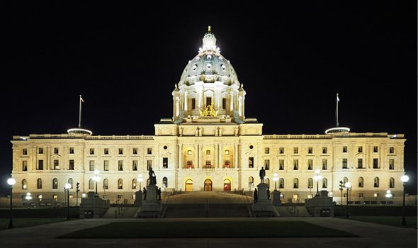 Minnesota State Capitol at night. © McGhiever, CC BY-SA 4.0.